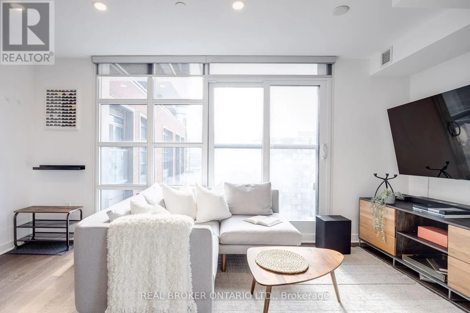 1308 - 501 ADELAIDE STREET W