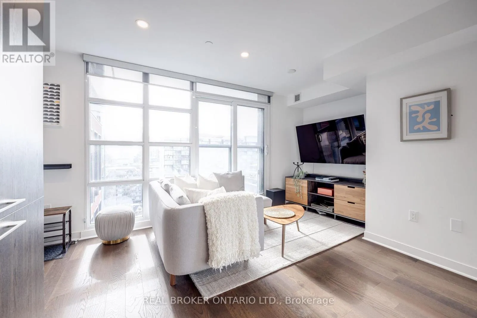 1308 - 501 ADELAIDE STREET W
