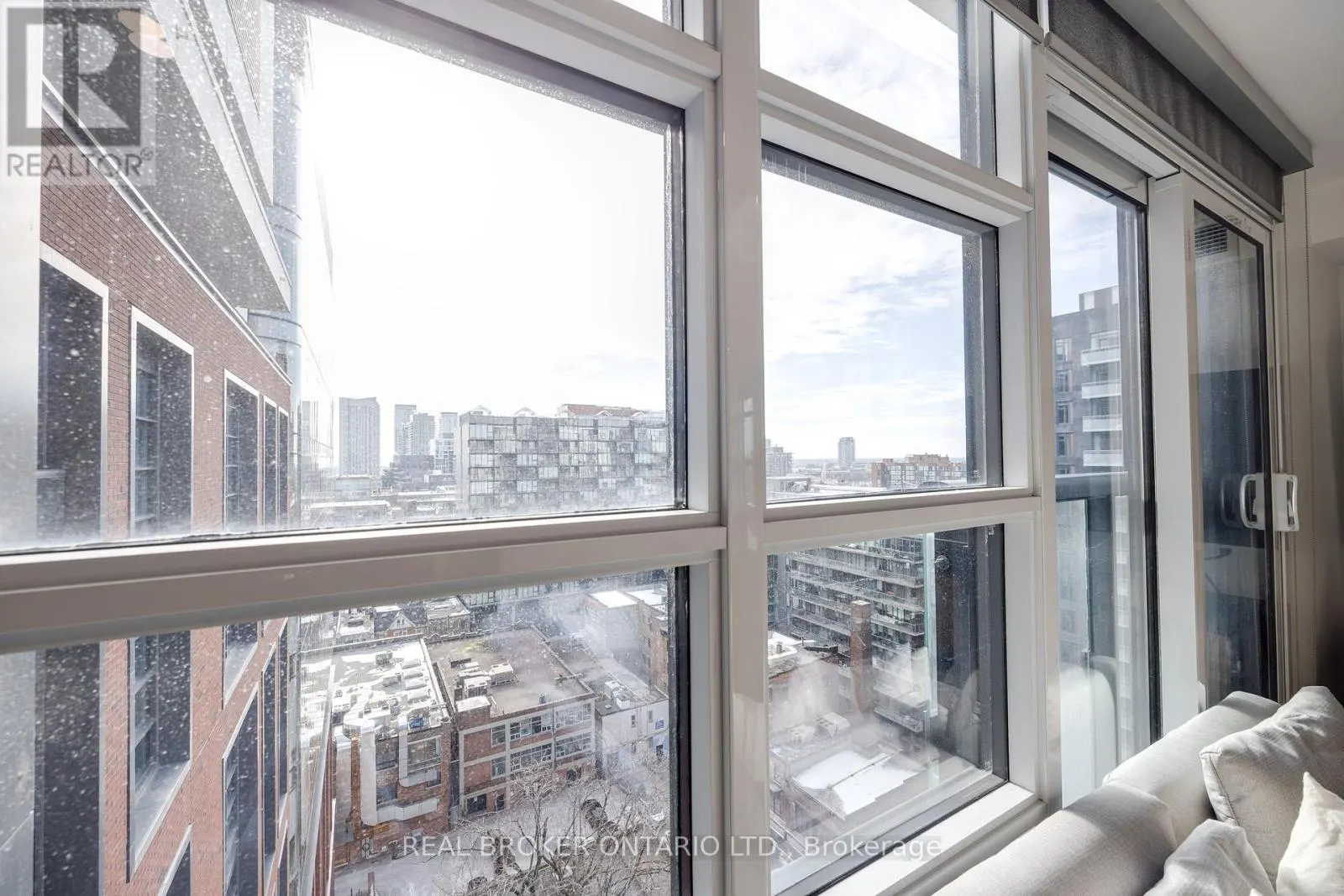 1308 - 501 ADELAIDE STREET W