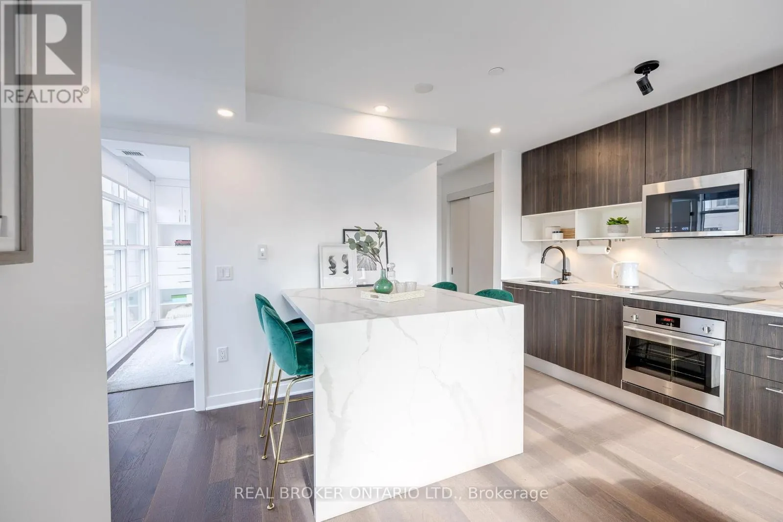 1308 - 501 ADELAIDE STREET W