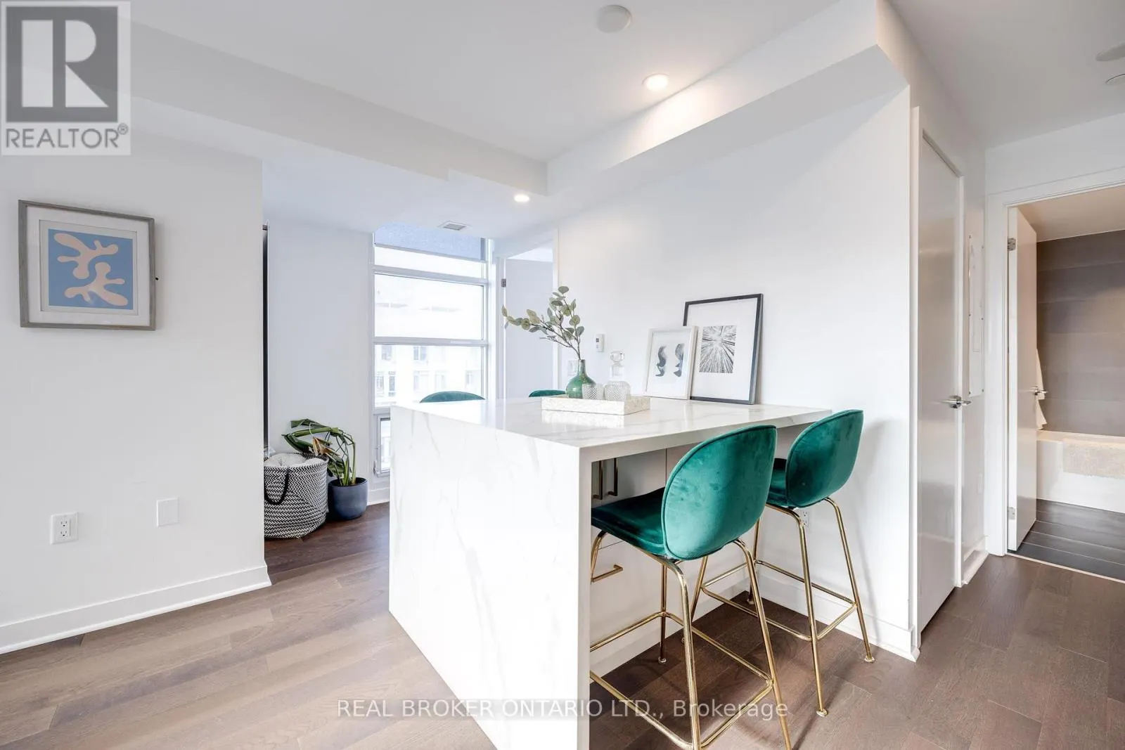 1308 - 501 ADELAIDE STREET W