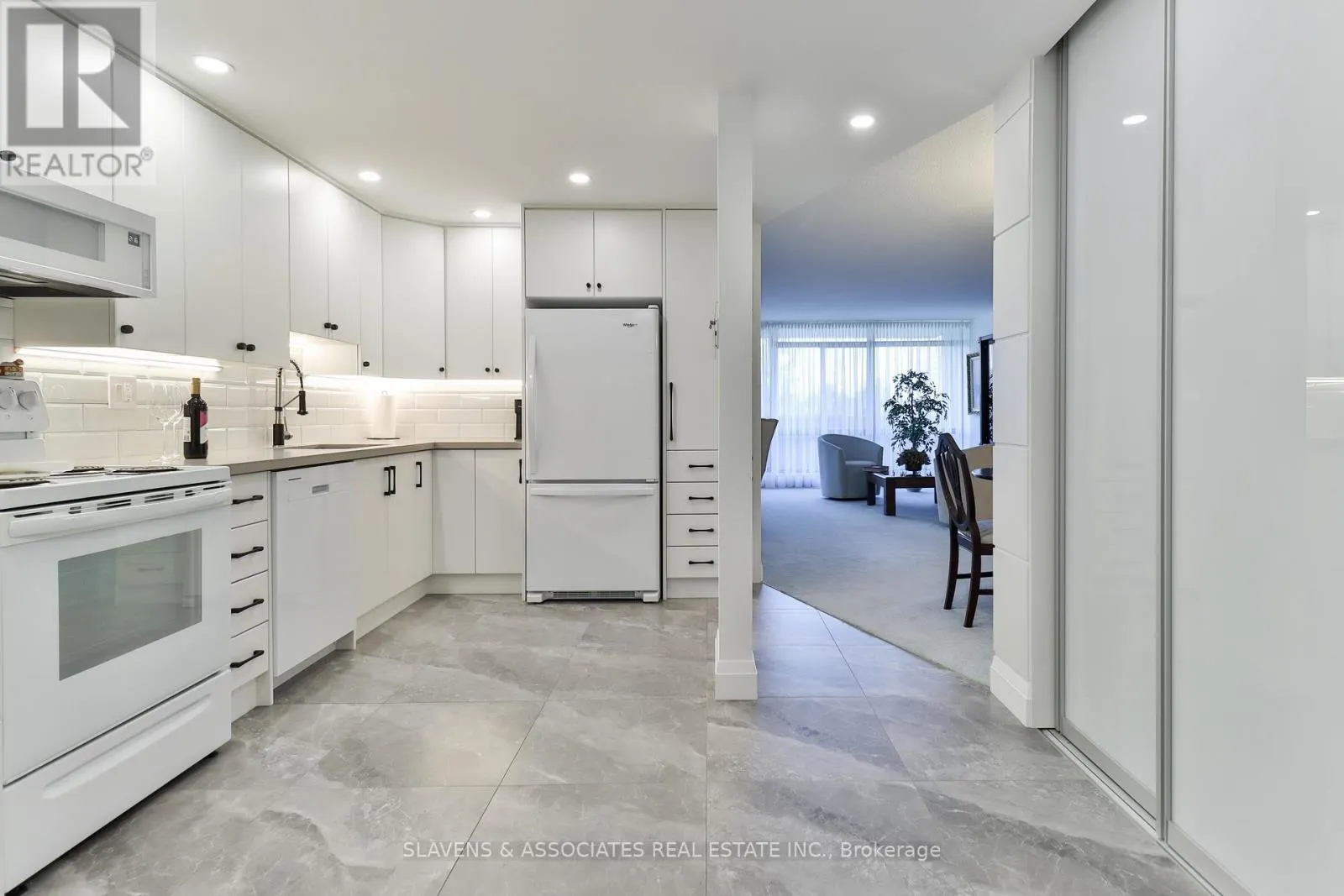 403 - 3300 DON MILLS ROAD