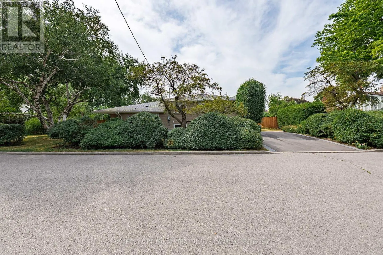 105 BALTRAY CRESCENT