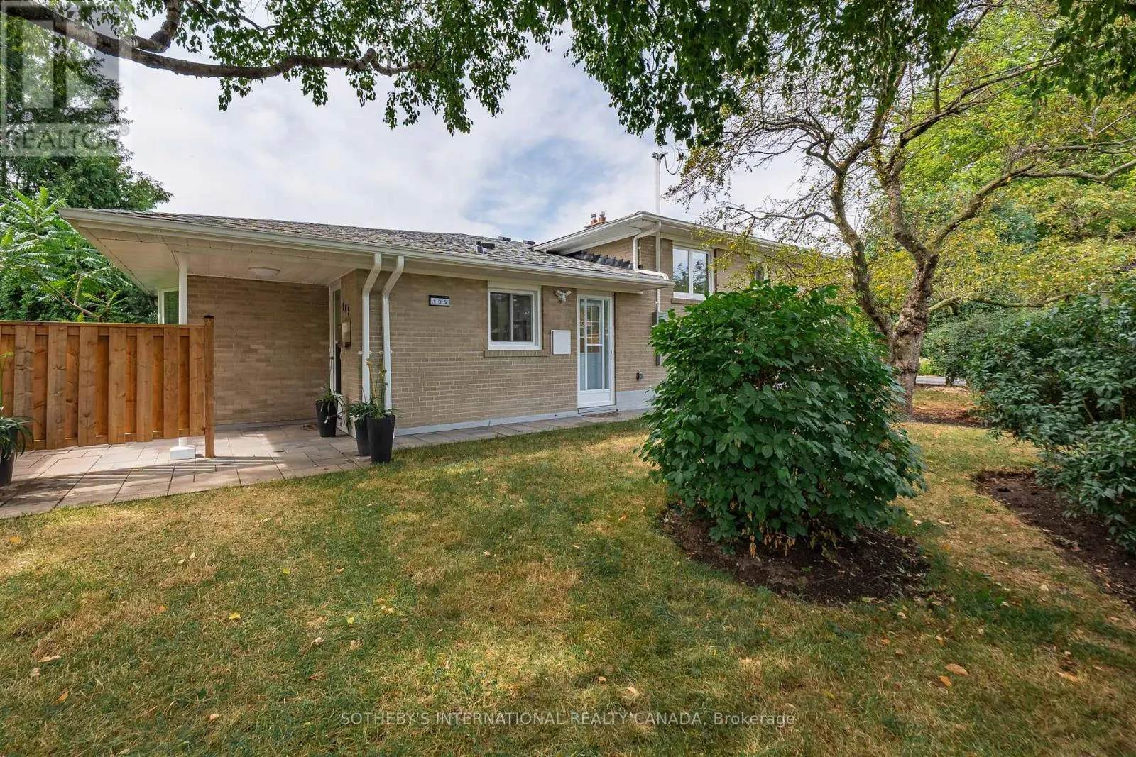 105 BALTRAY CRESCENT