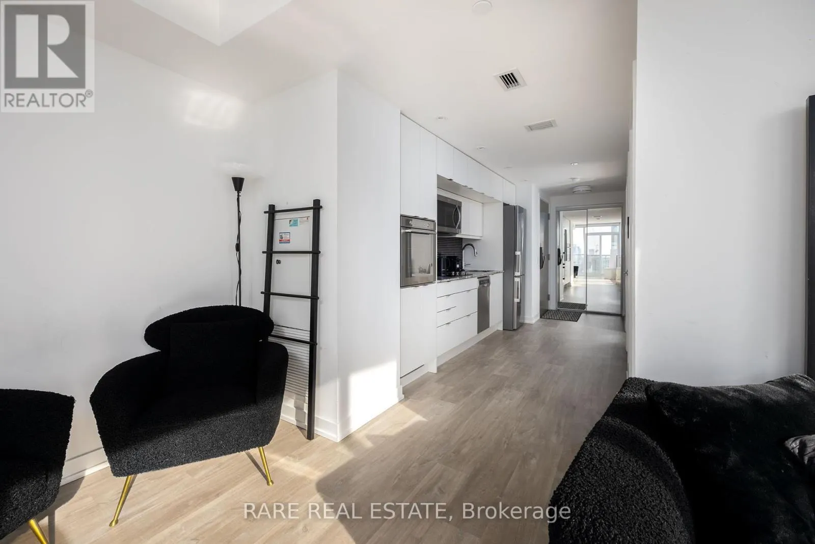 2510 - 10 YORK STREET