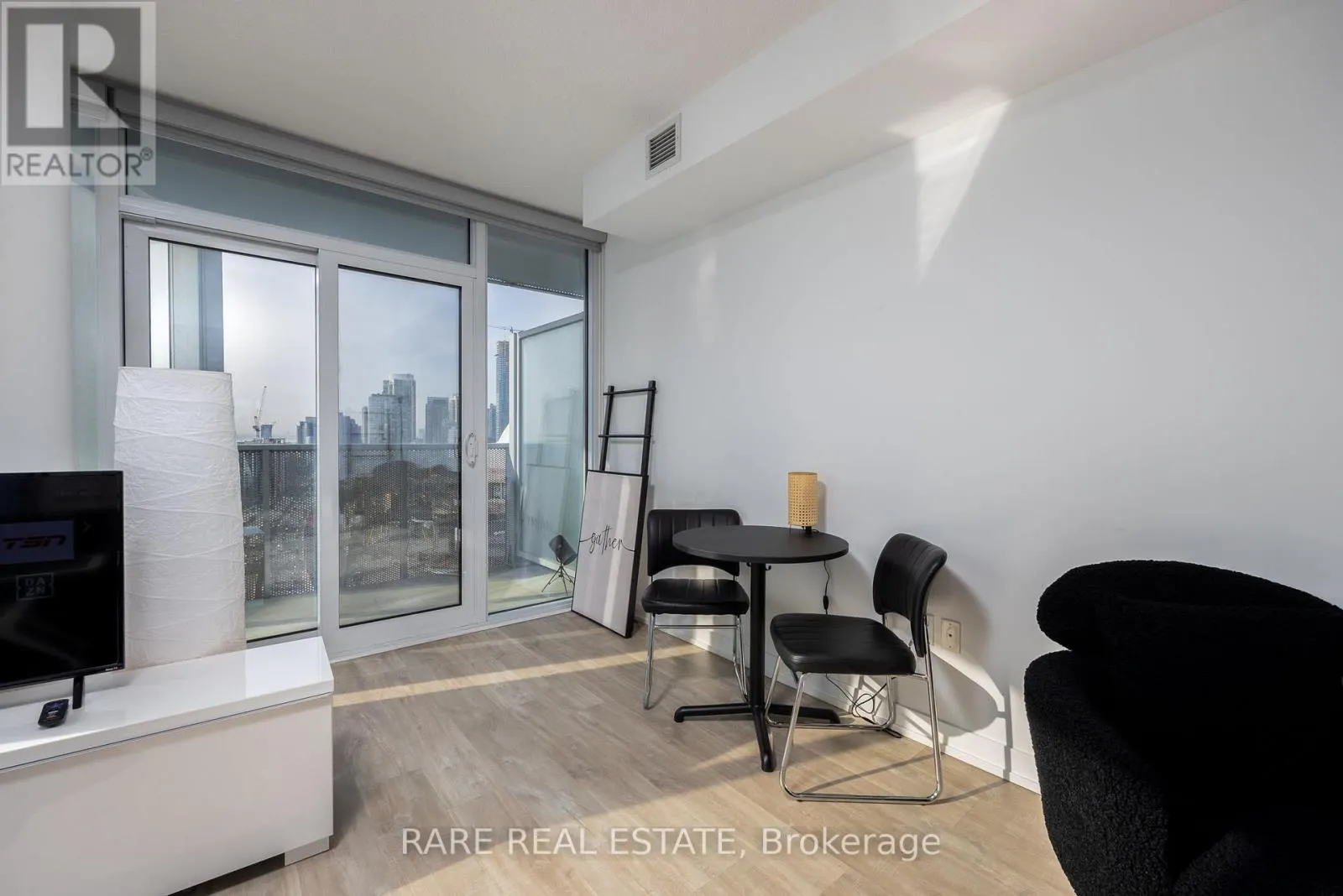 2510 - 10 YORK STREET