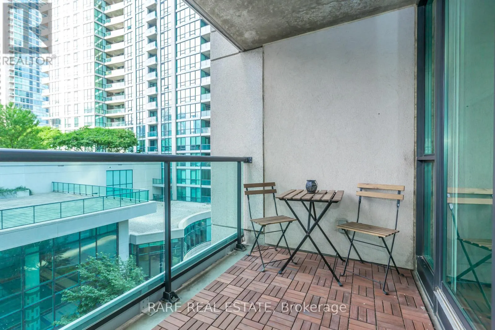 501 - 12 YONGE STREET N