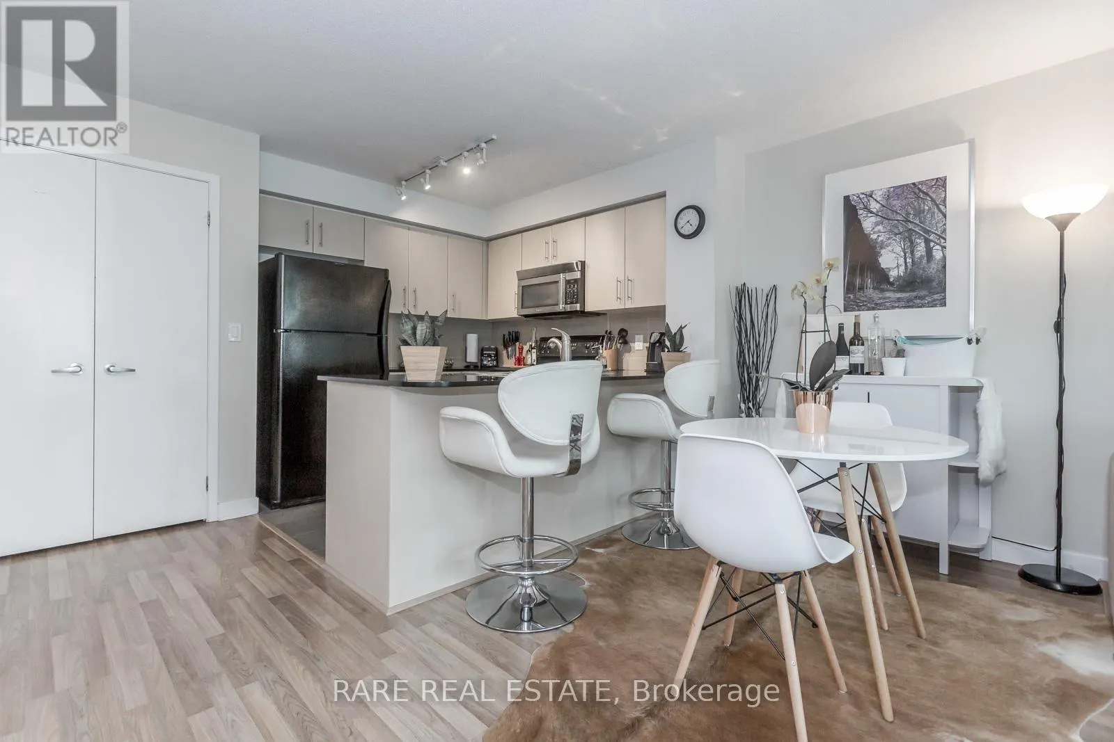501 - 12 YONGE STREET N