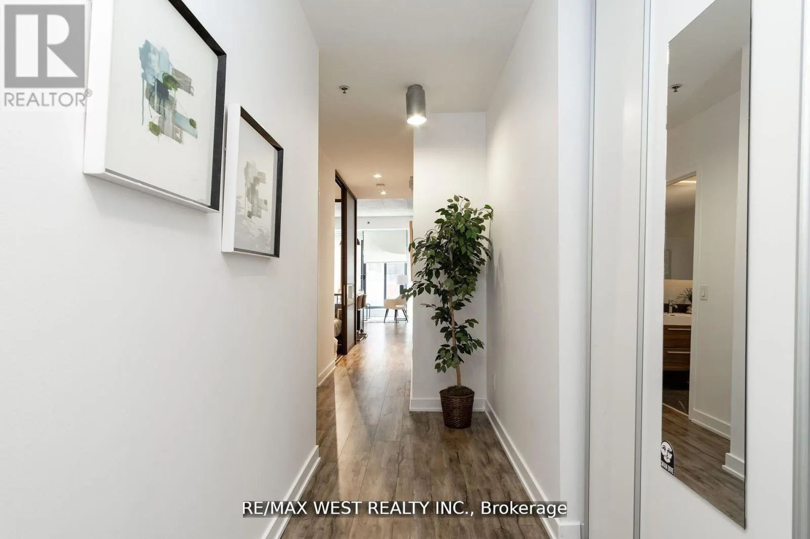 209 - 8 DOVERCOURT ROAD