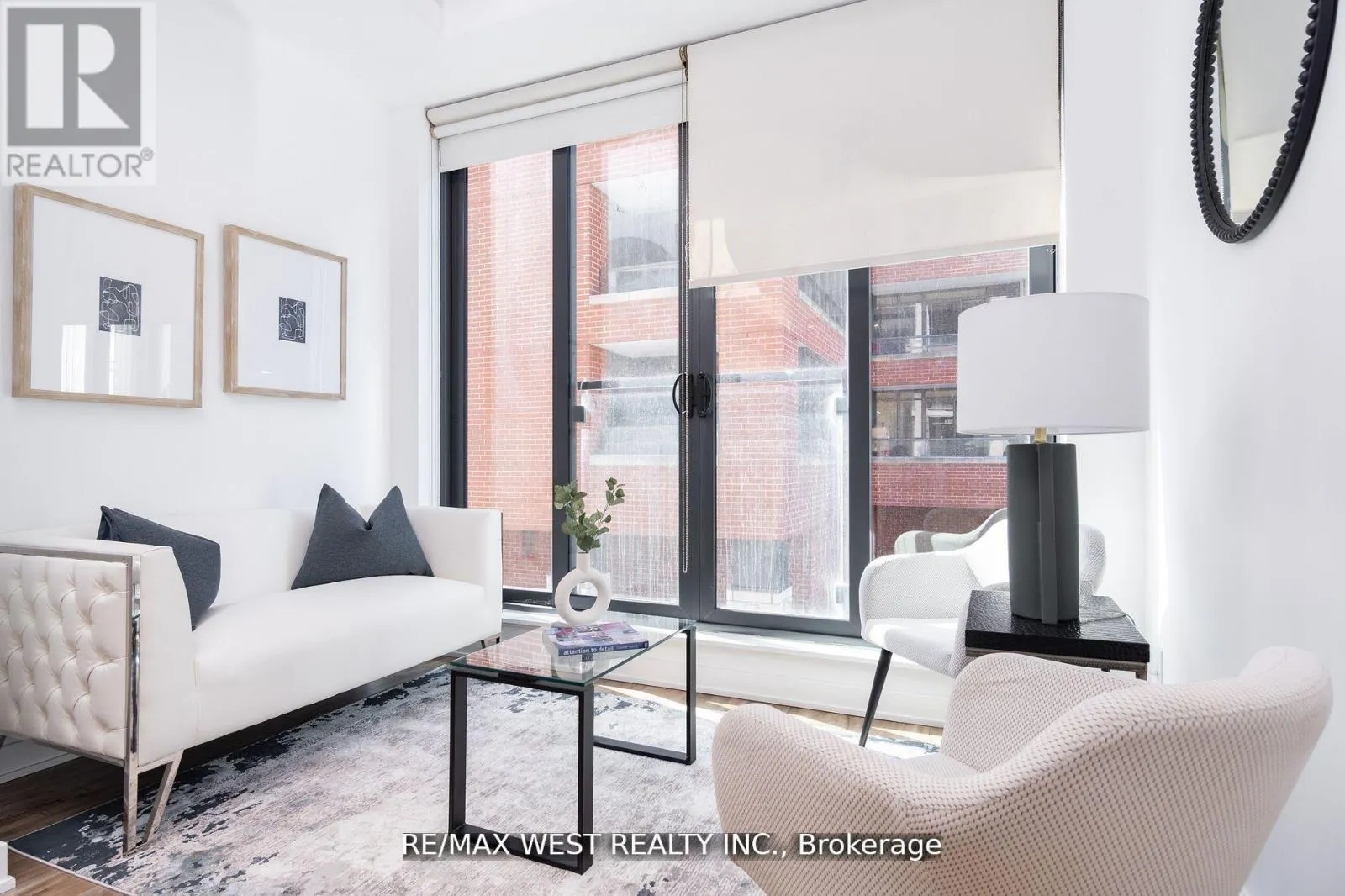 209 - 8 DOVERCOURT ROAD