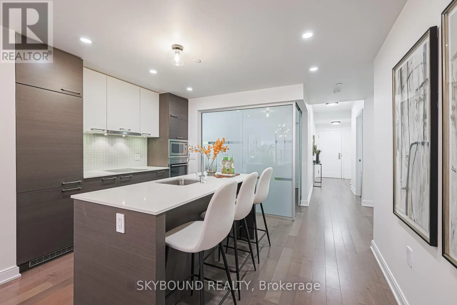 323 - 55 FRONT STREET E