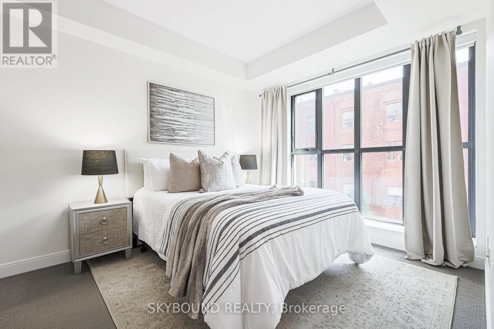 323 - 55 FRONT STREET E