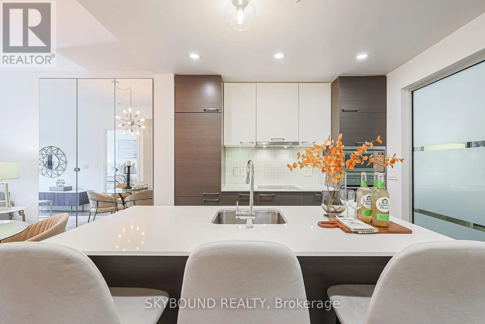 323 - 55 FRONT STREET E