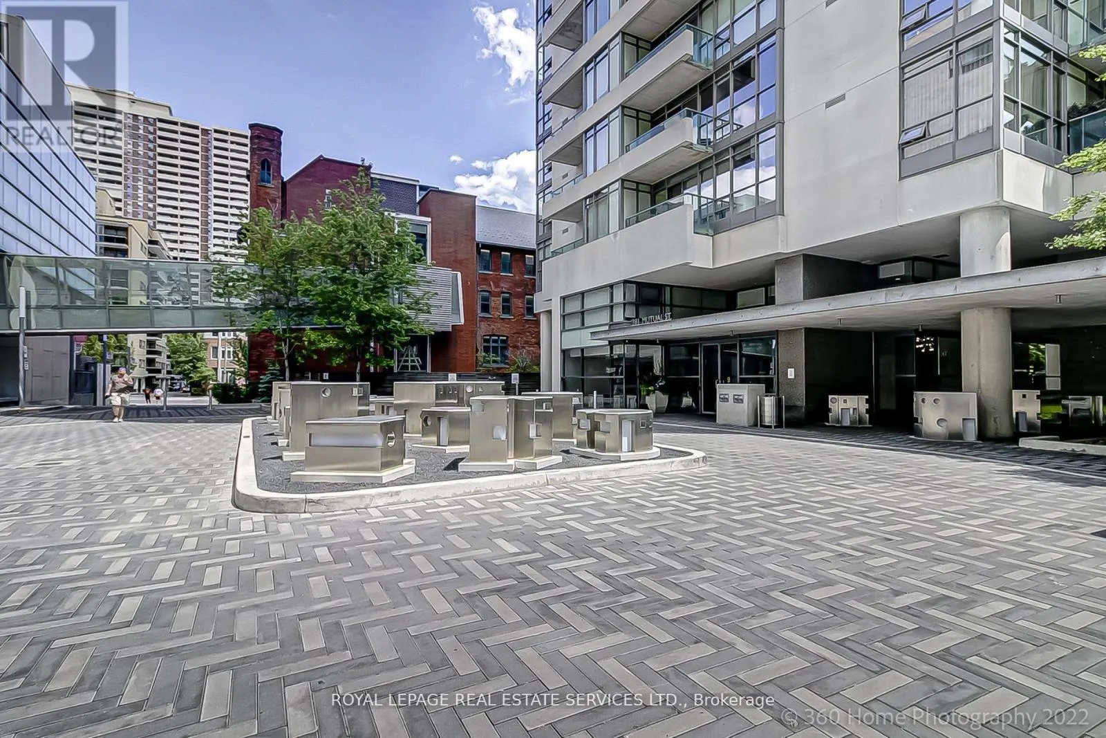 2806 - 281 MUTUAL STREET
