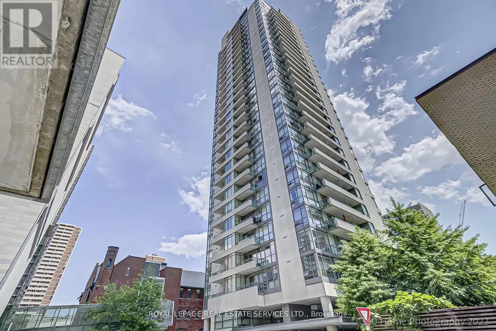 2806 - 281 MUTUAL STREET