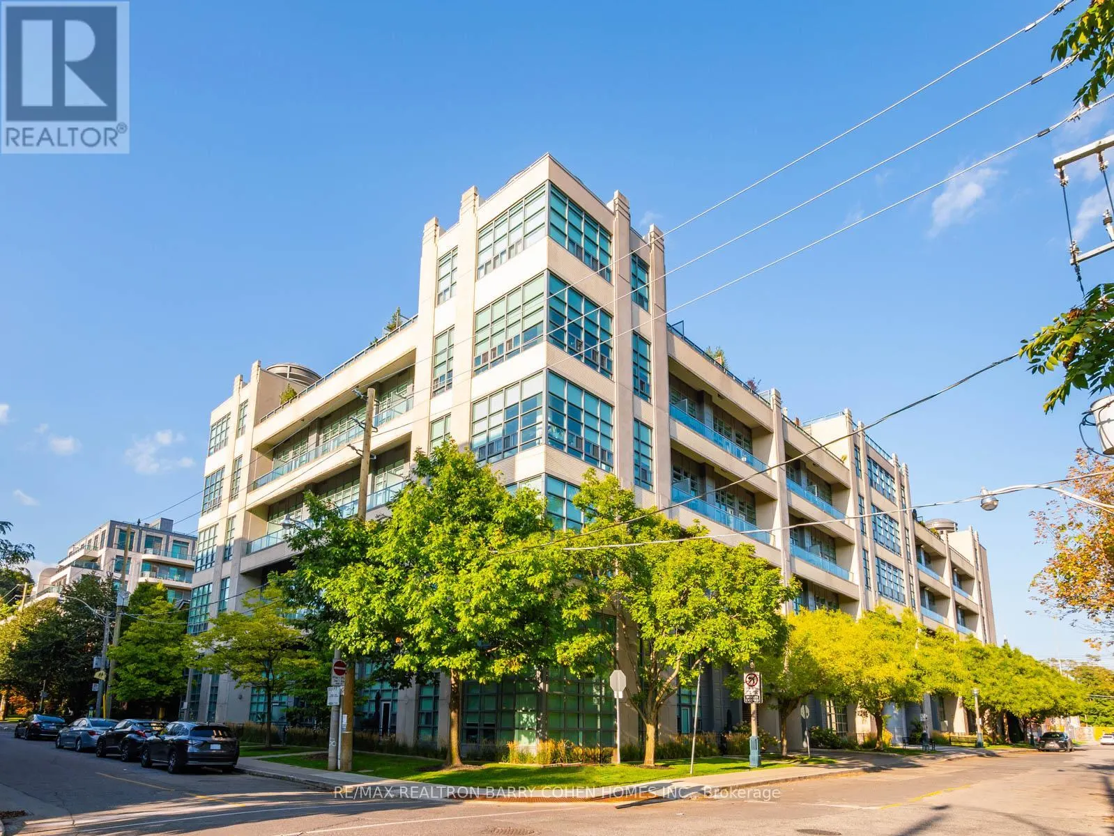 307 - 380 MACPHERSON AVENUE