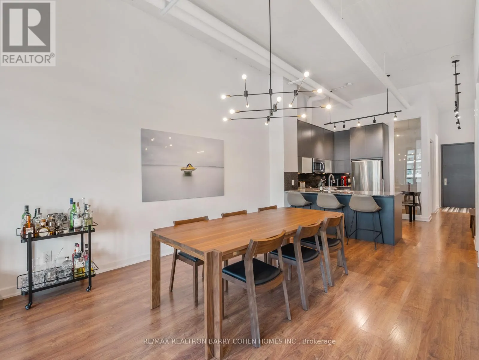 307 - 380 MACPHERSON AVENUE