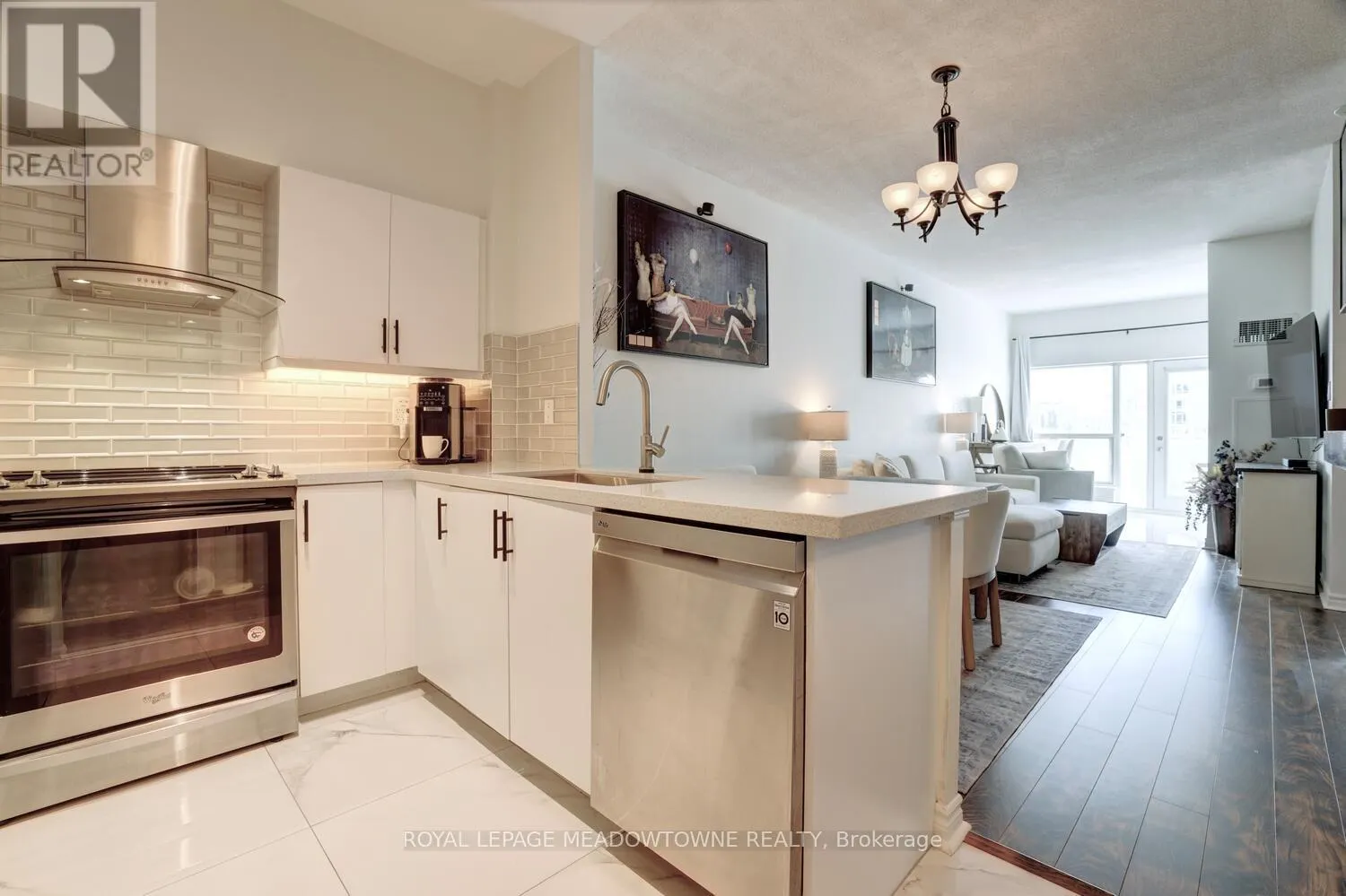 633 - 600 QUEENS QUAY