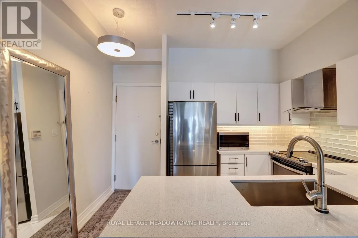 633 - 600 QUEENS QUAY