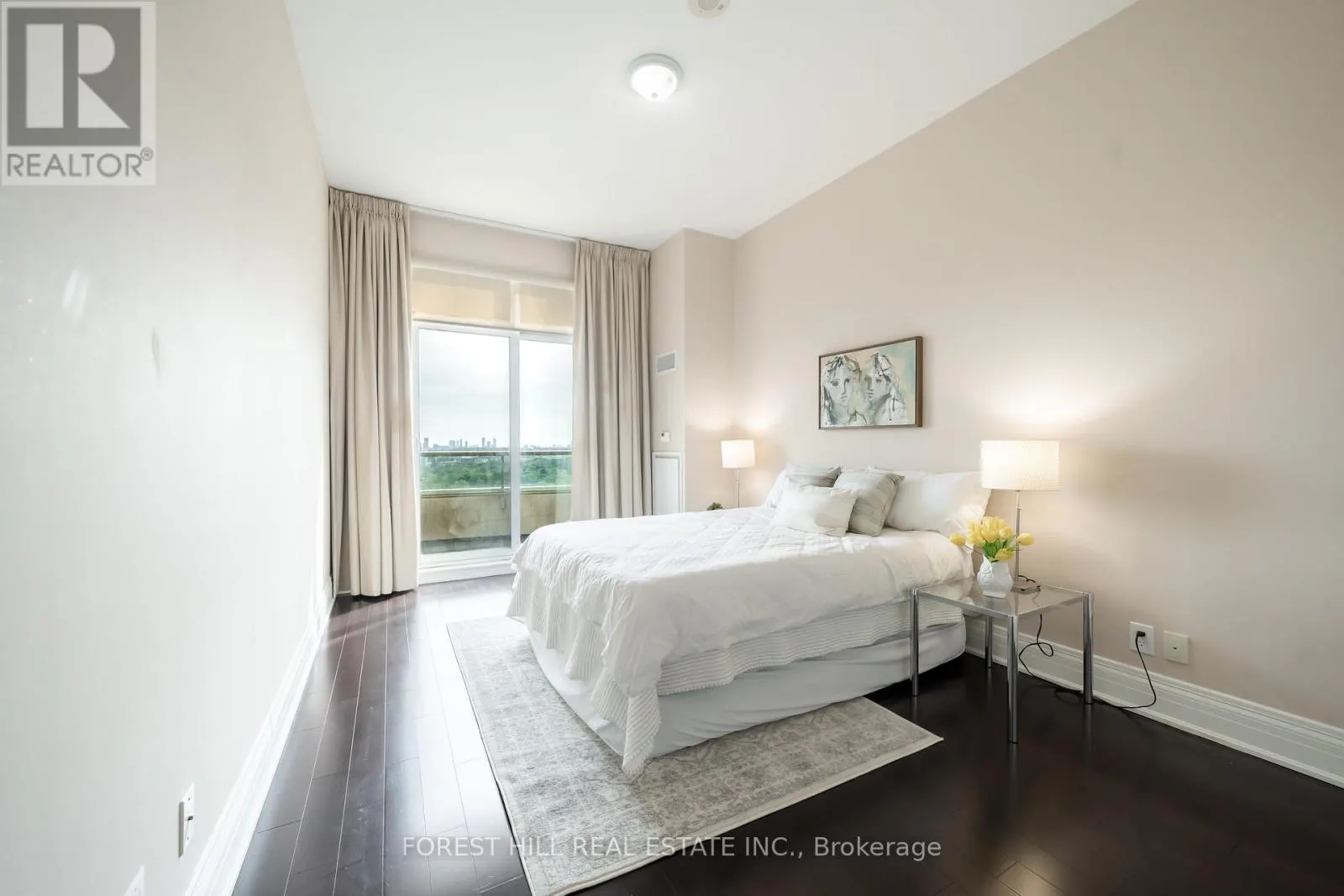 PH1900 - 20 BLOORVIEW PLACE