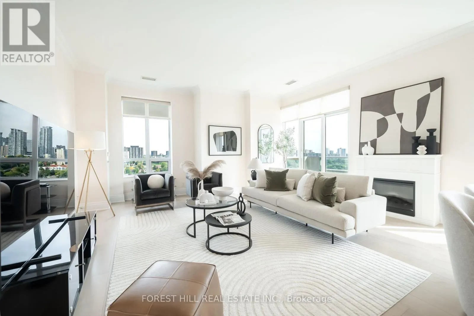 PH1900 - 20 BLOORVIEW PLACE