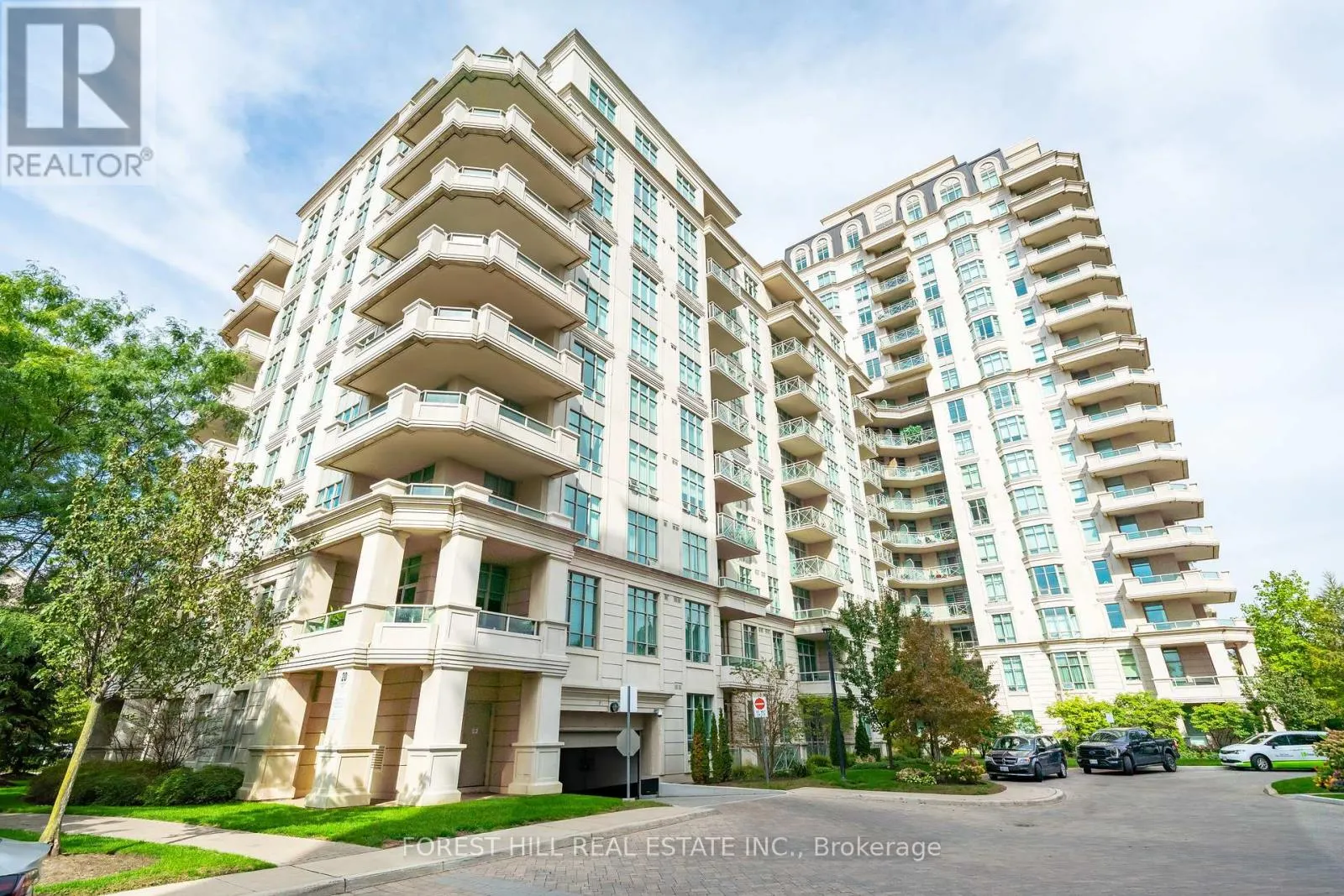 PH1900 - 20 BLOORVIEW PLACE