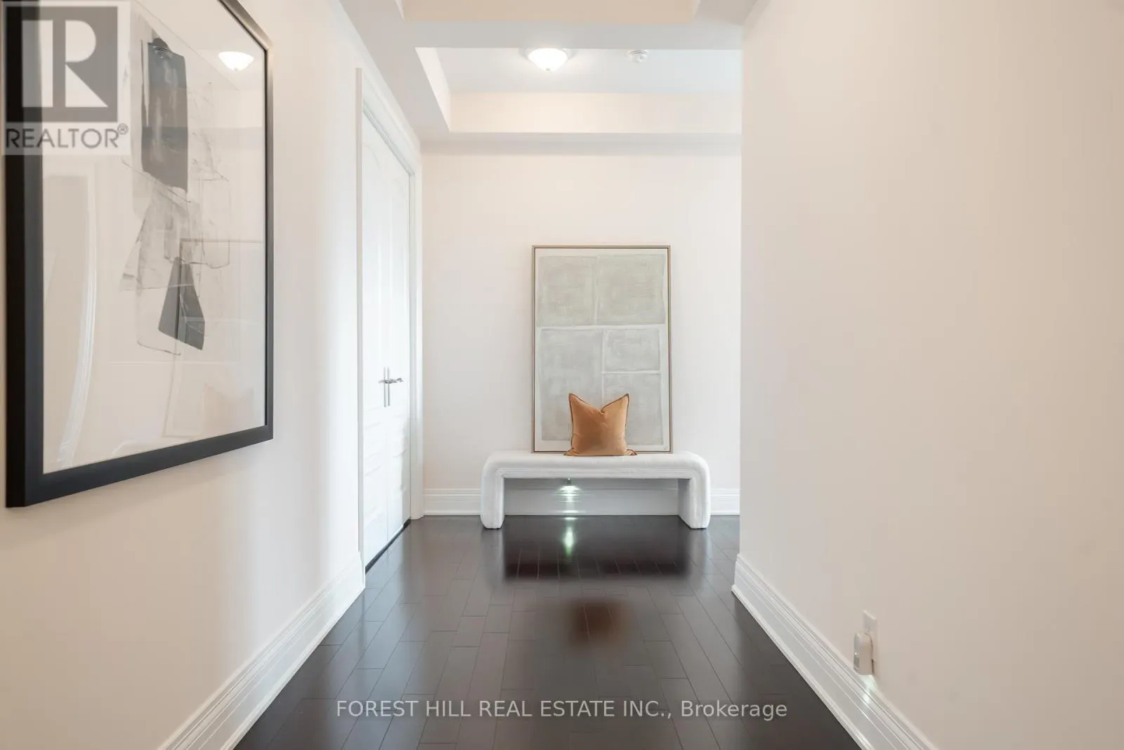 PH1900 - 20 BLOORVIEW PLACE