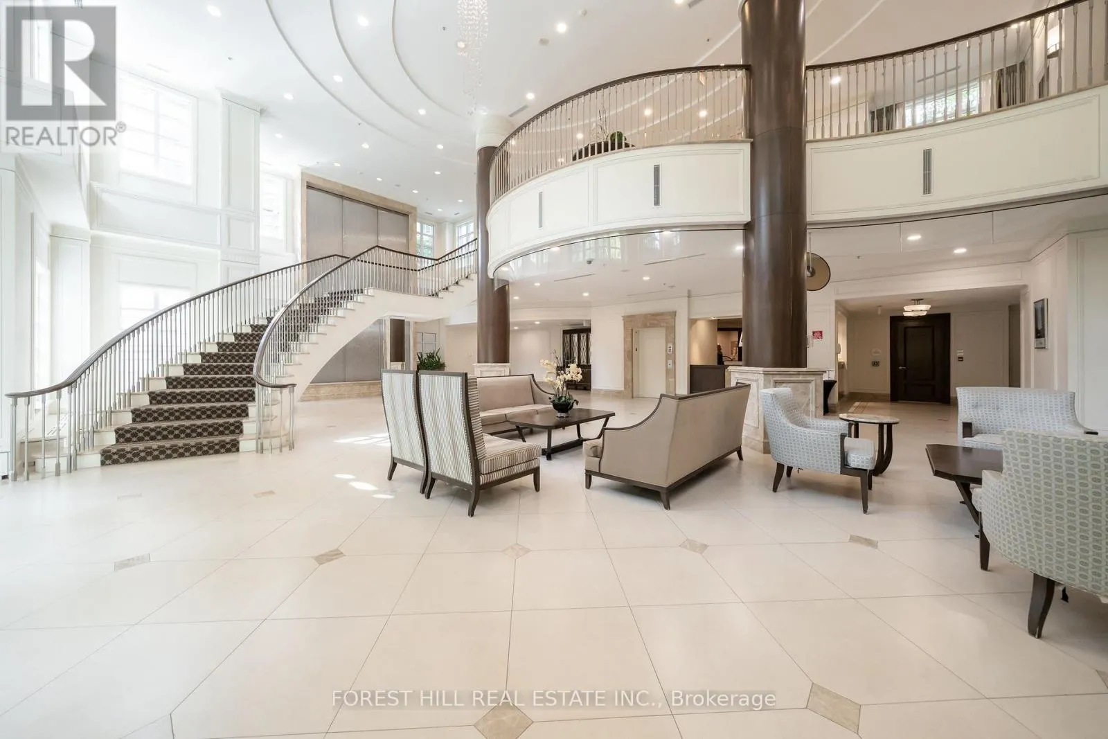 PH1900 - 20 BLOORVIEW PLACE