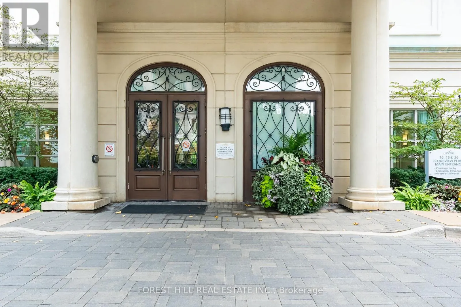 PH1900 - 20 BLOORVIEW PLACE