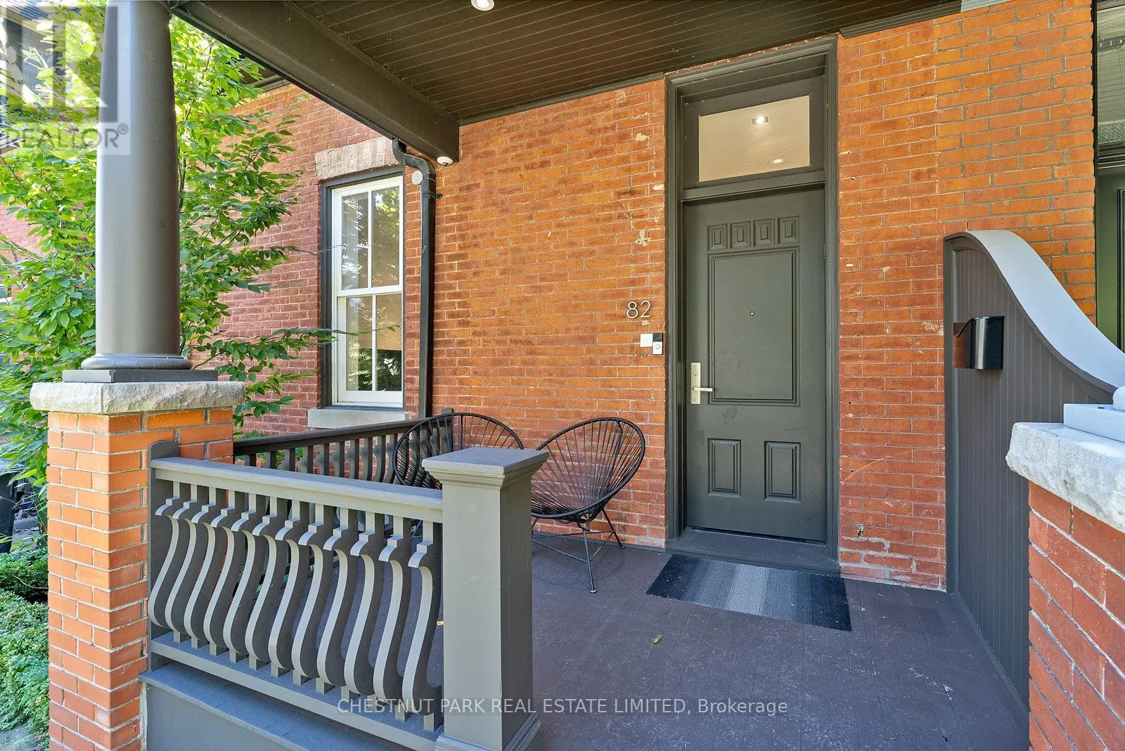 82 ROBERT STREET