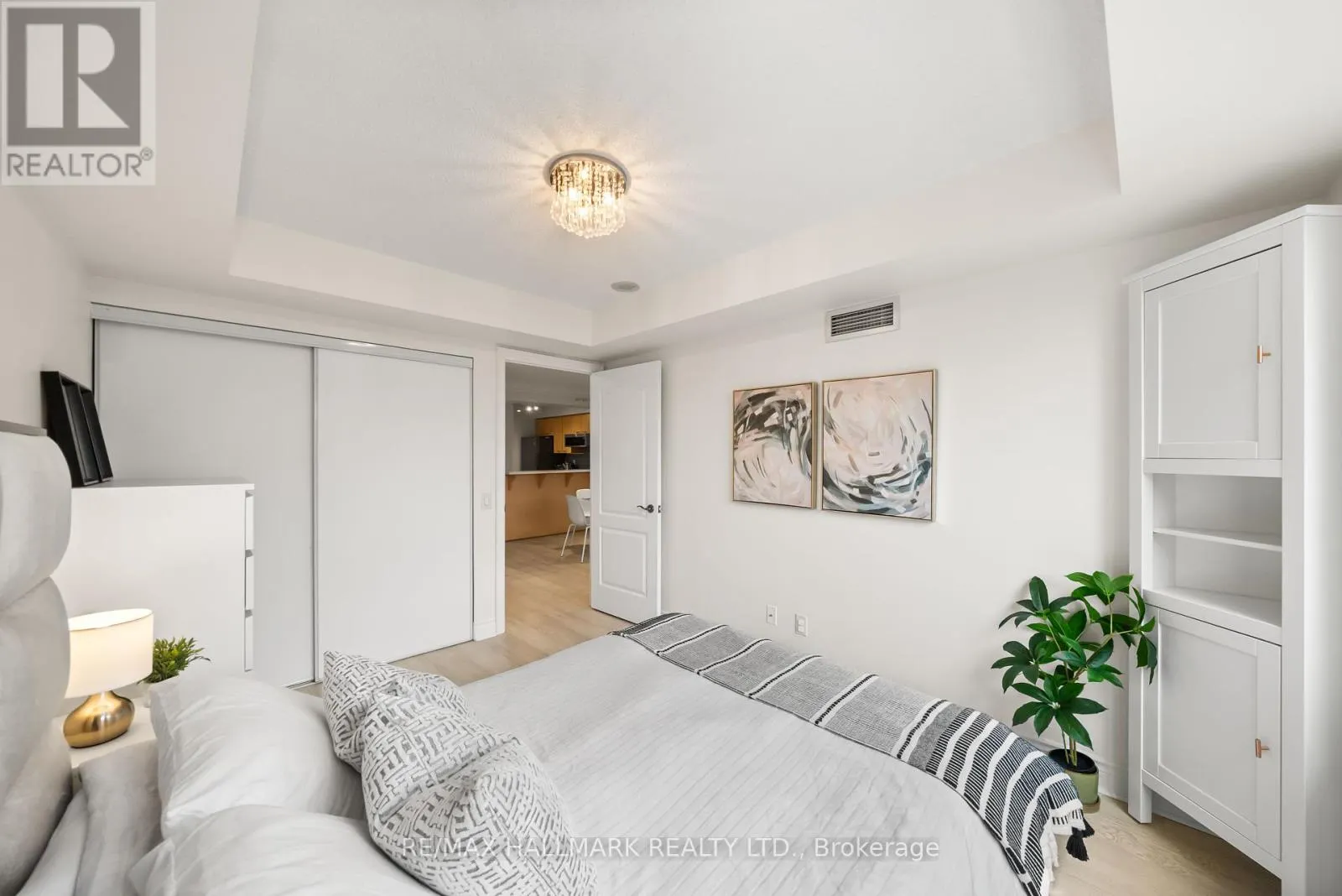 309 - 2 CLAIRTRELL ROAD
