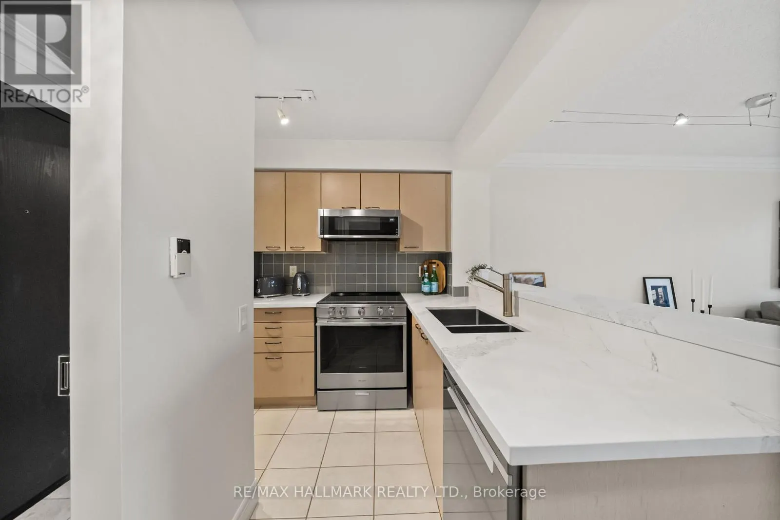 309 - 2 CLAIRTRELL ROAD