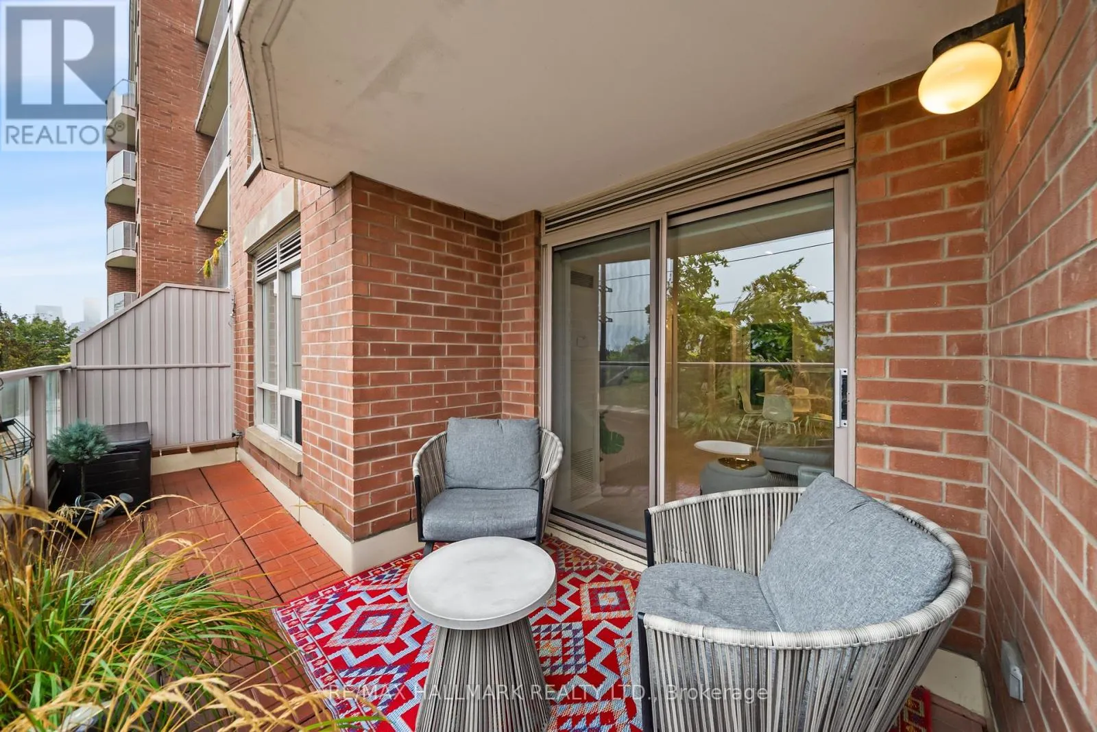 309 - 2 CLAIRTRELL ROAD