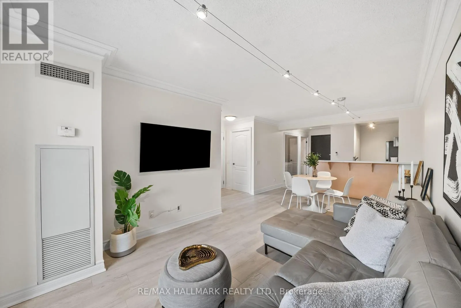 309 - 2 CLAIRTRELL ROAD