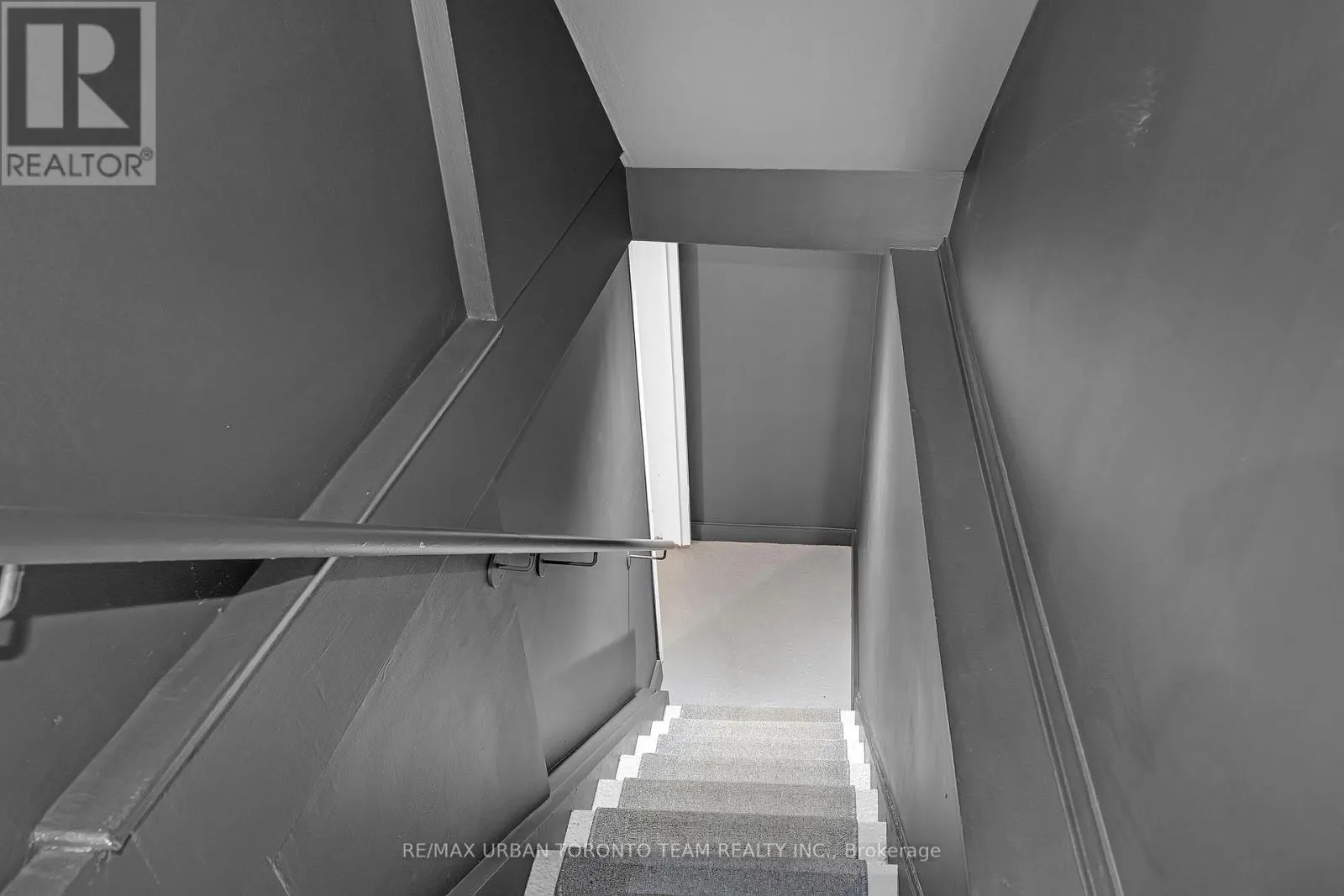 398 KING STREET E