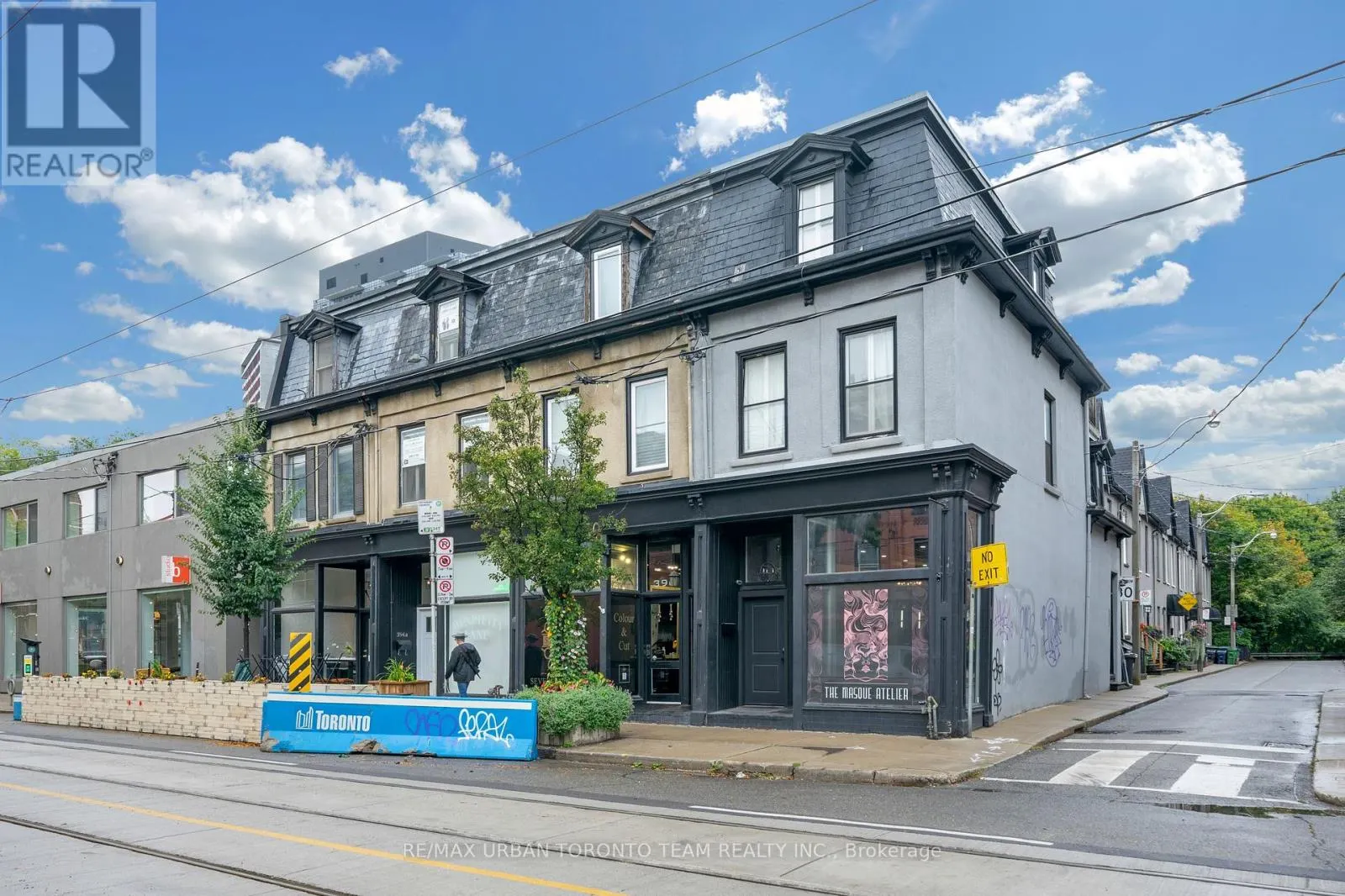398 KING STREET E