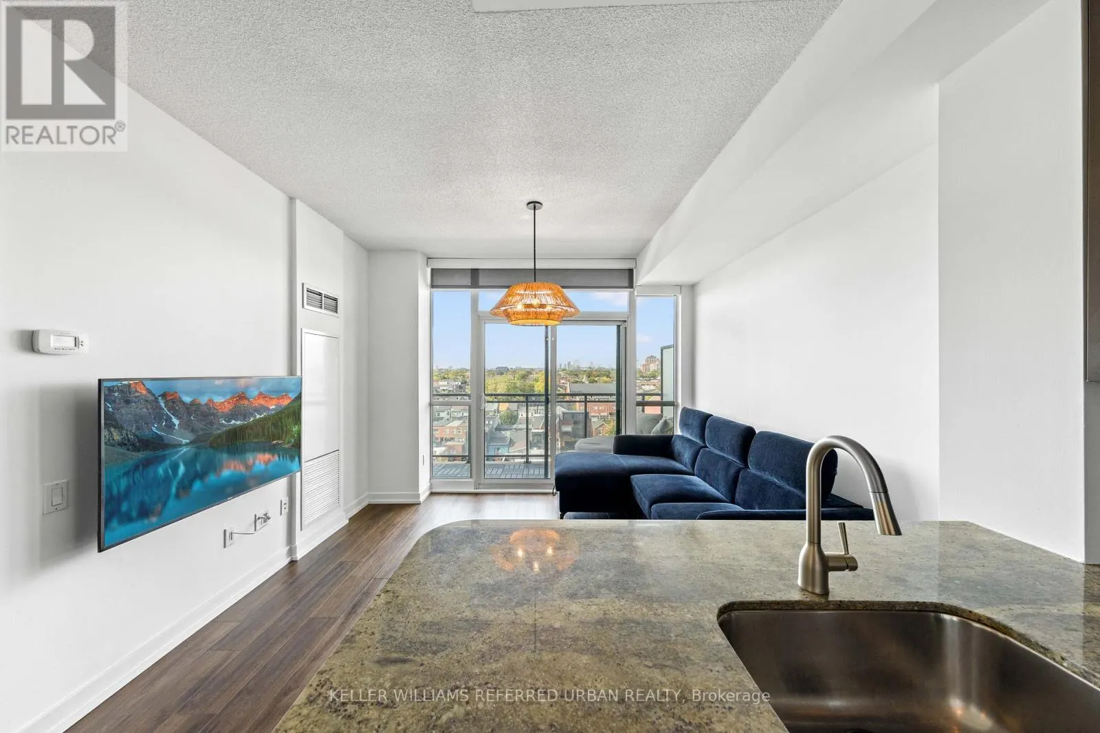 811 - 775 KING STREET W