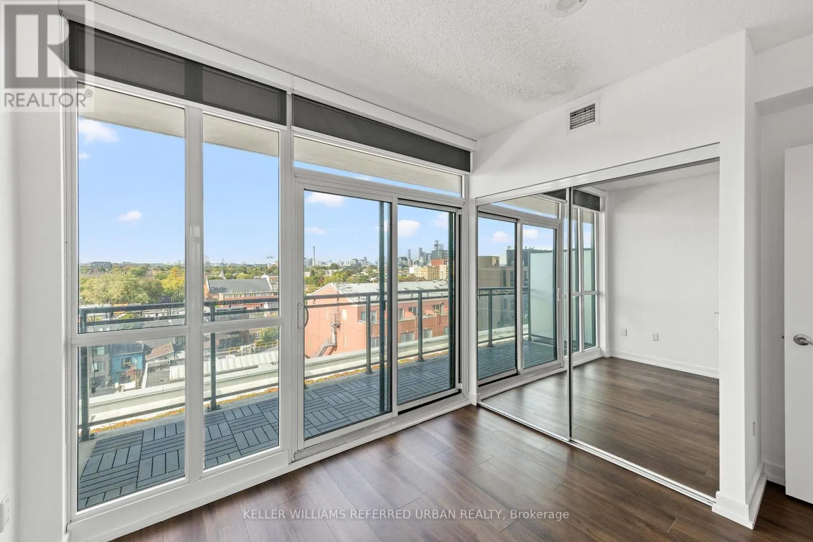 811 - 775 KING STREET W