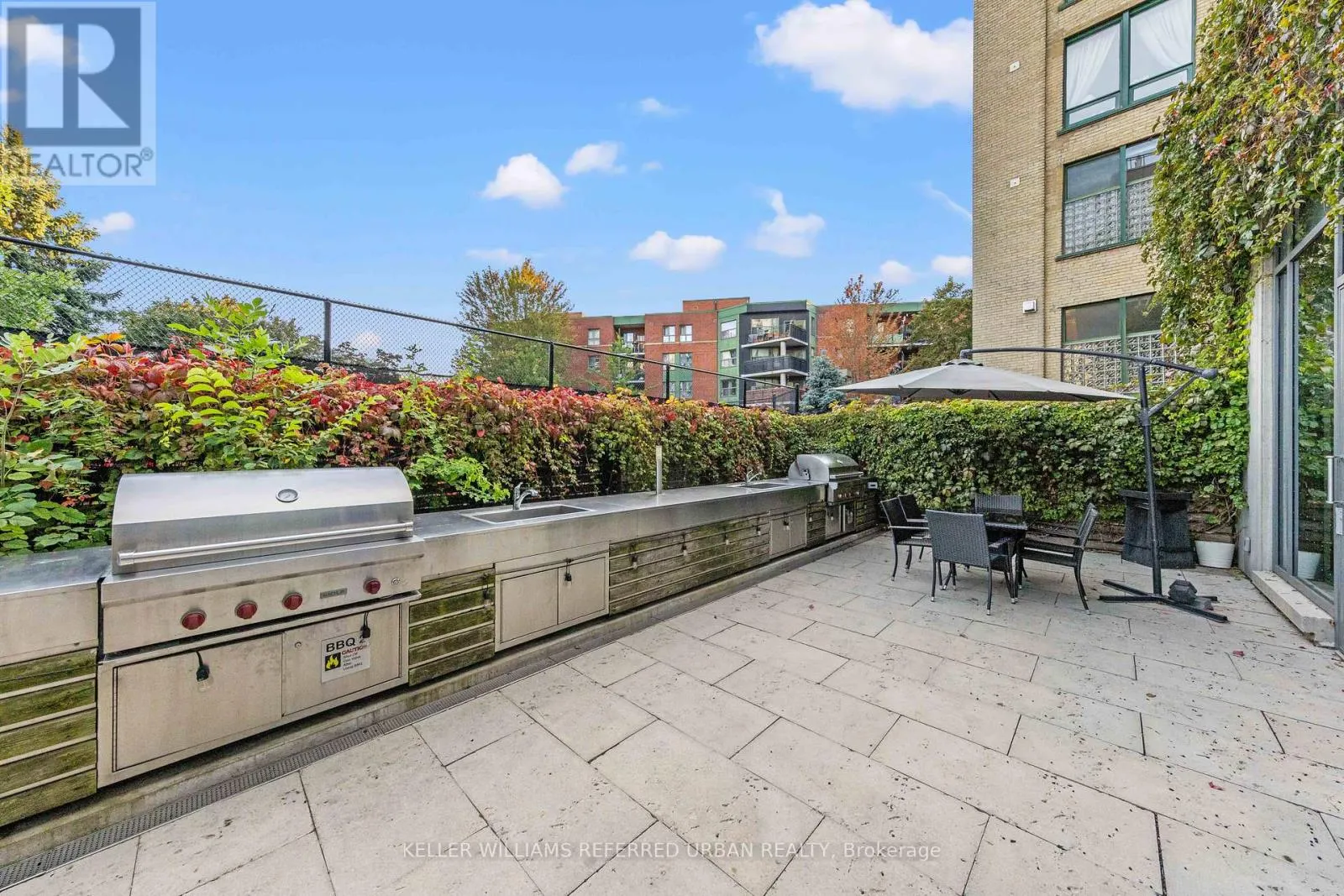 811 - 775 KING STREET W