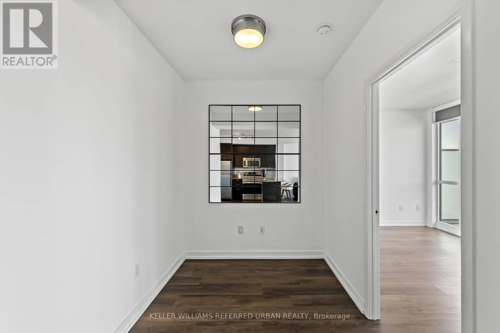 811 - 775 KING STREET W
