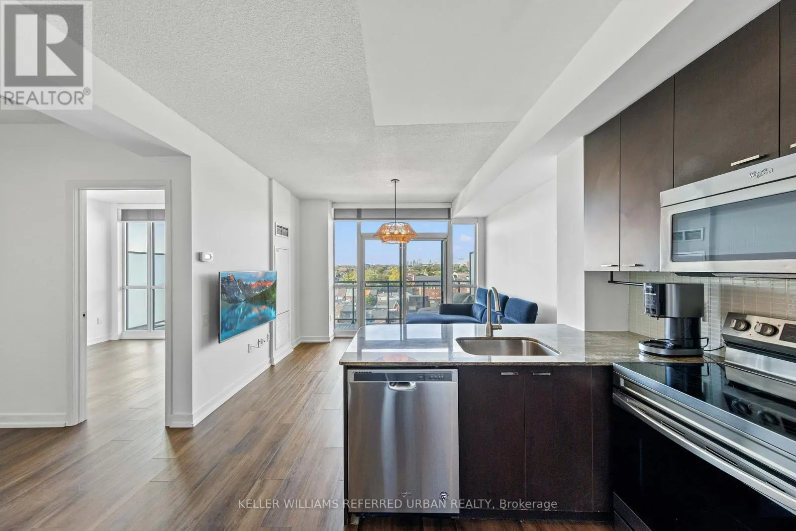 811 - 775 KING STREET W
