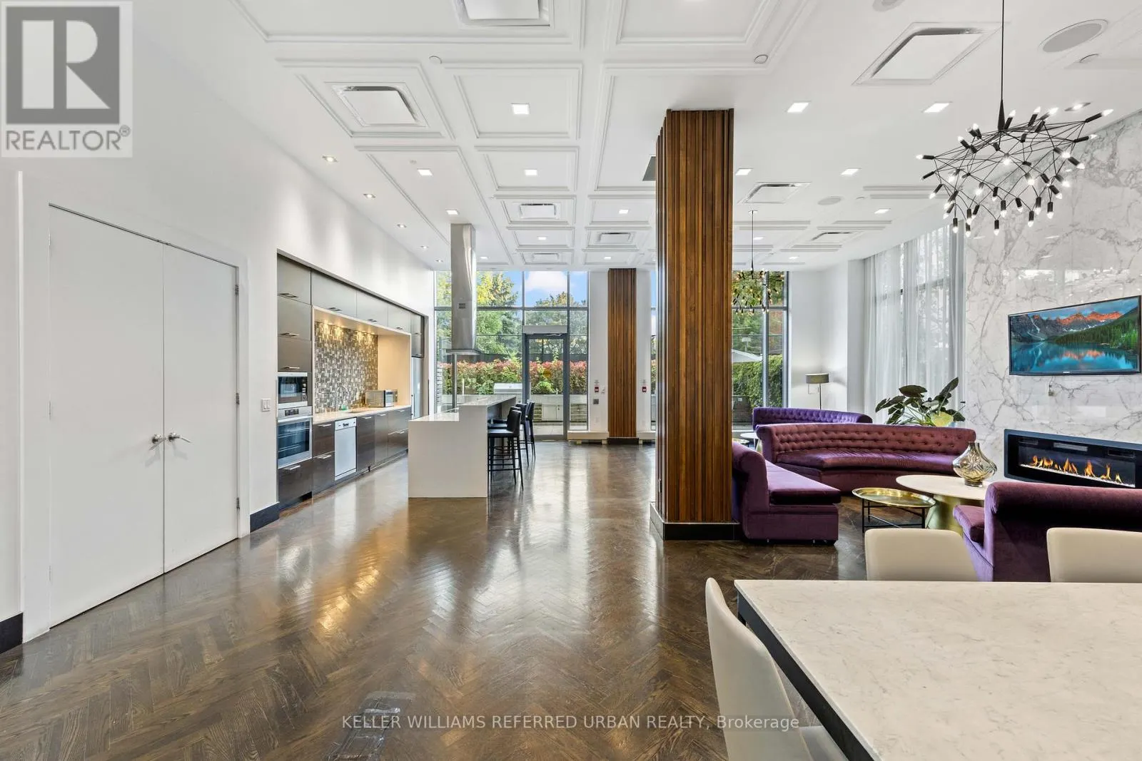 811 - 775 KING STREET W