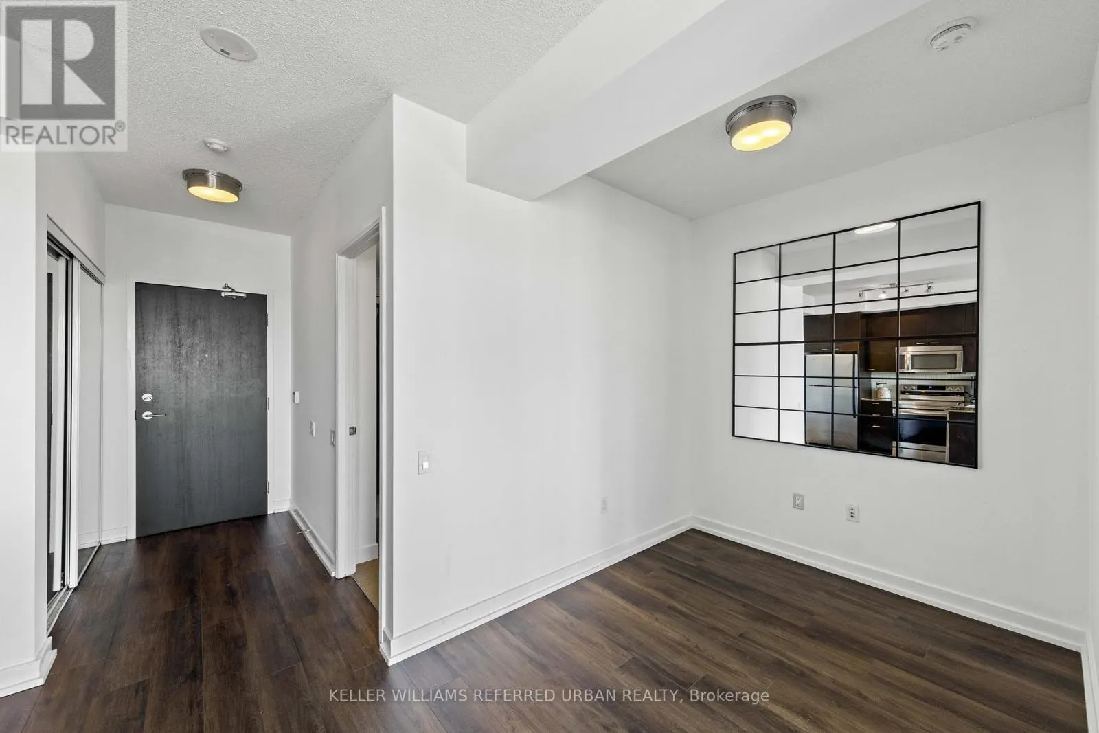 811 - 775 KING STREET W