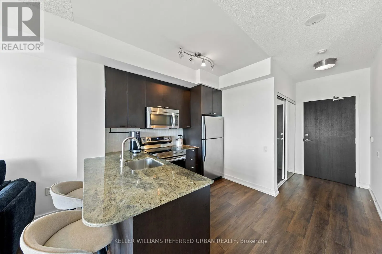 811 - 775 KING STREET W