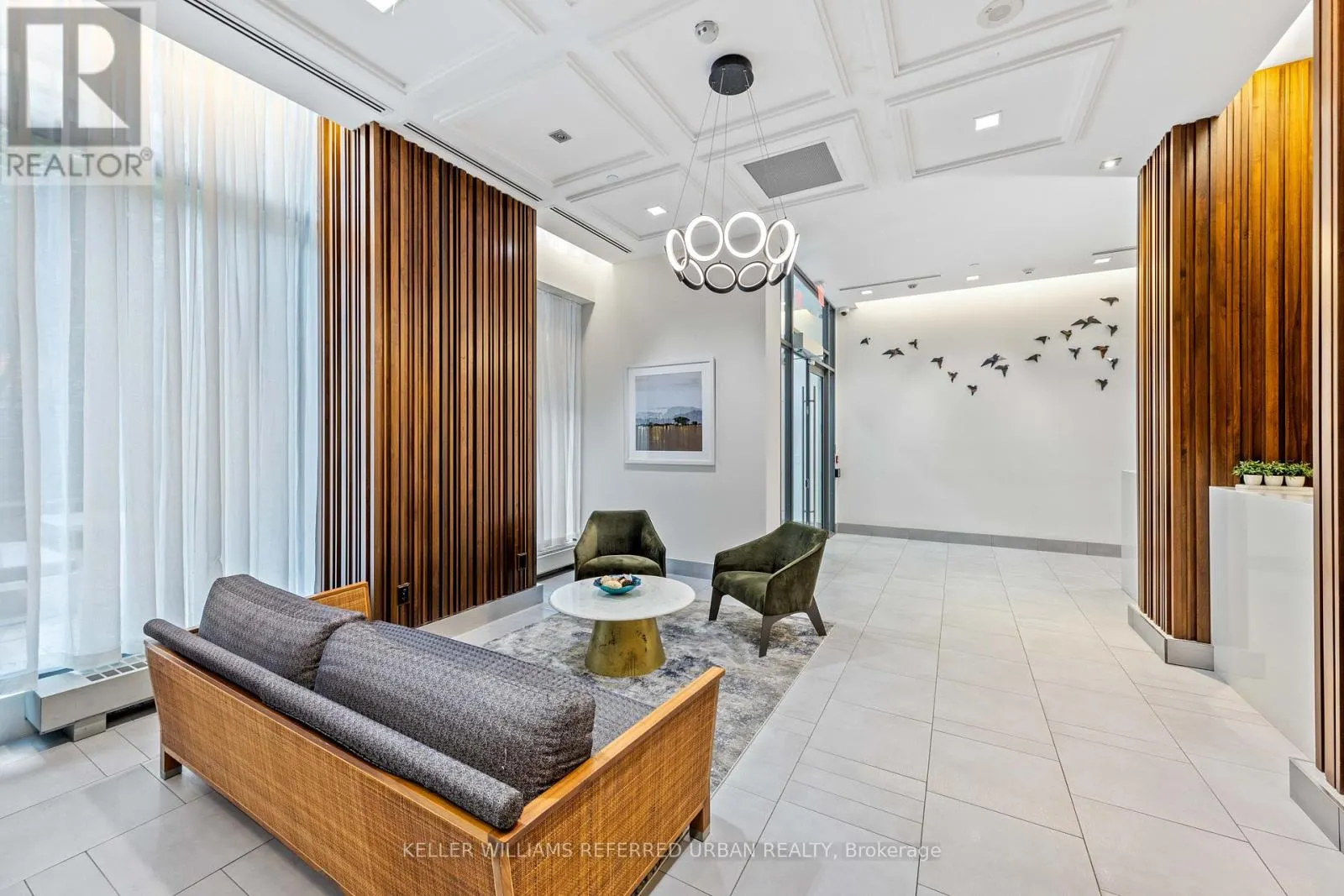 811 - 775 KING STREET W
