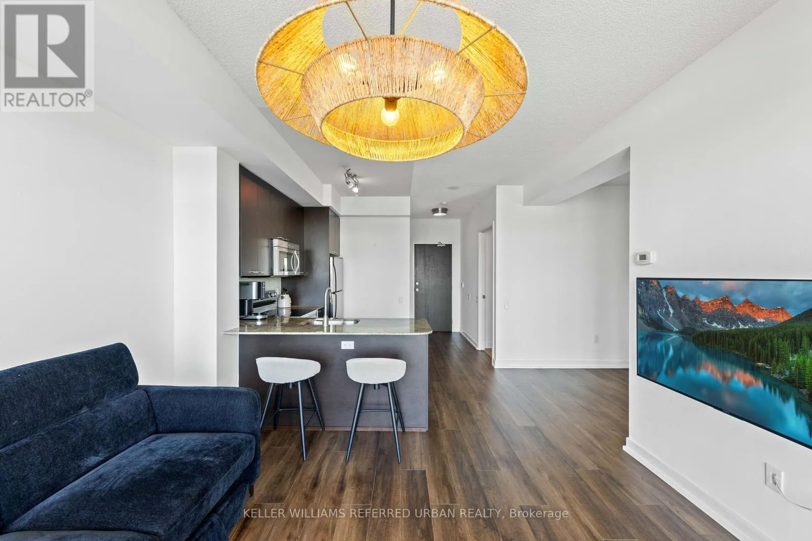 811 - 775 KING STREET W