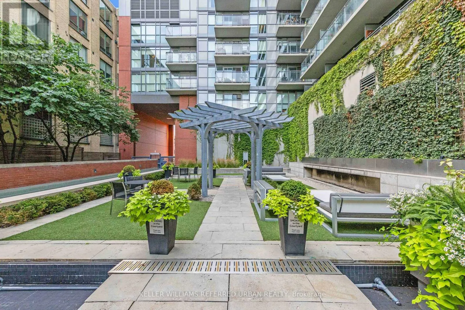 811 - 775 KING STREET W
