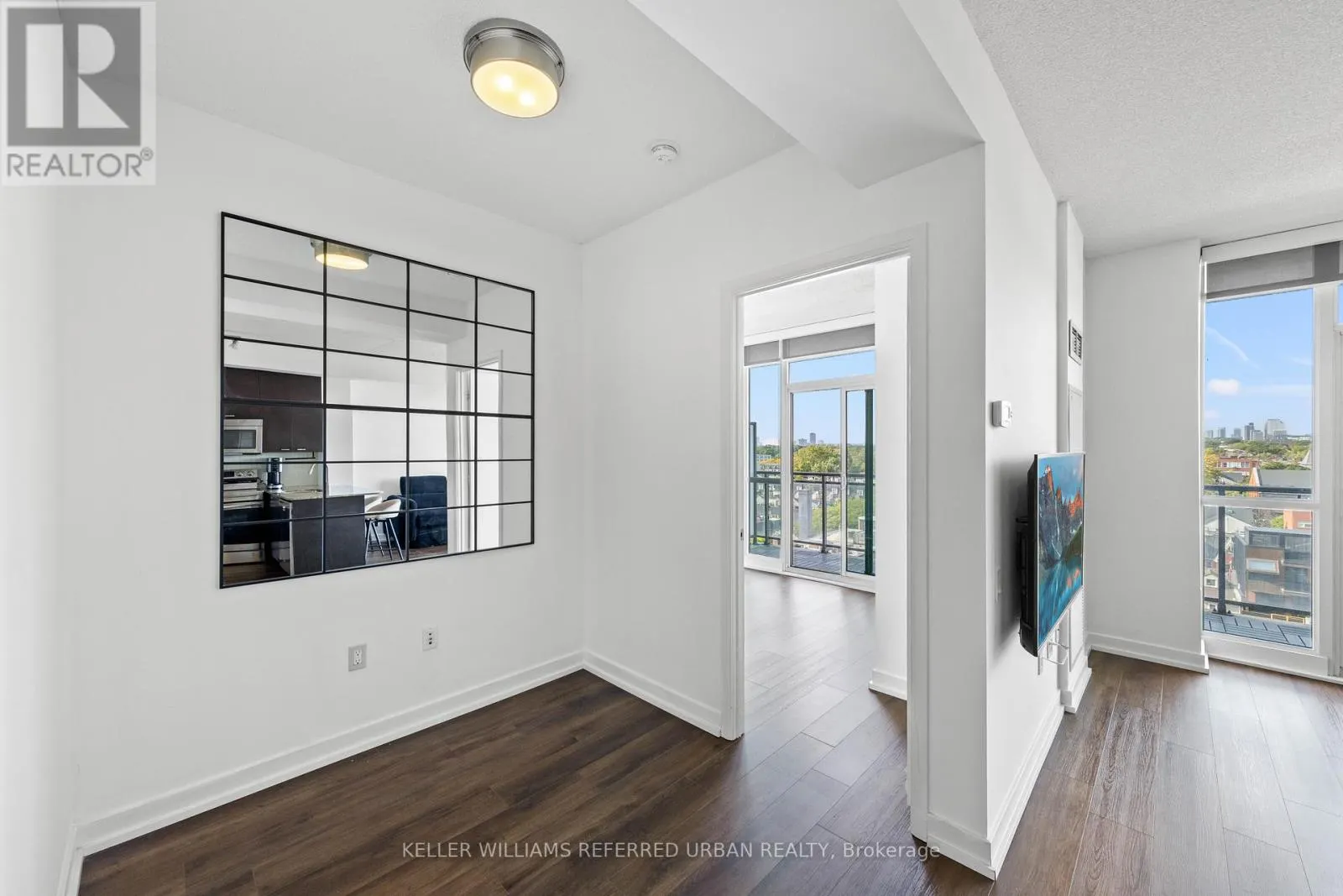 811 - 775 KING STREET W