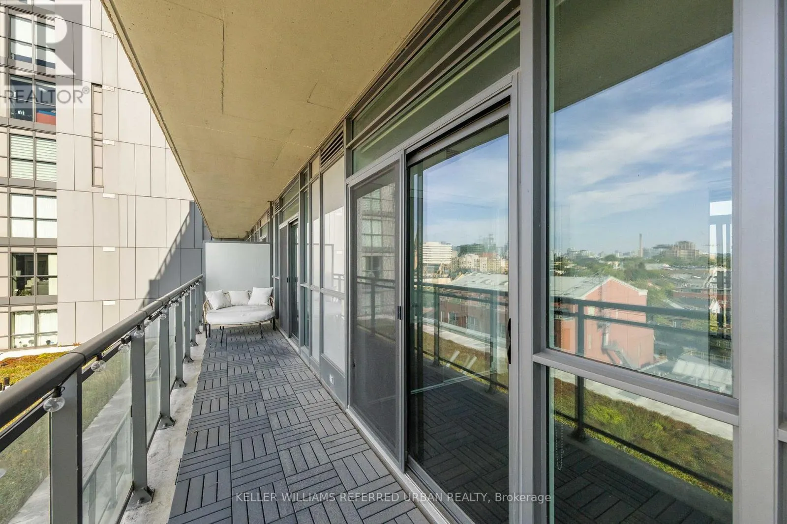 811 - 775 KING STREET W