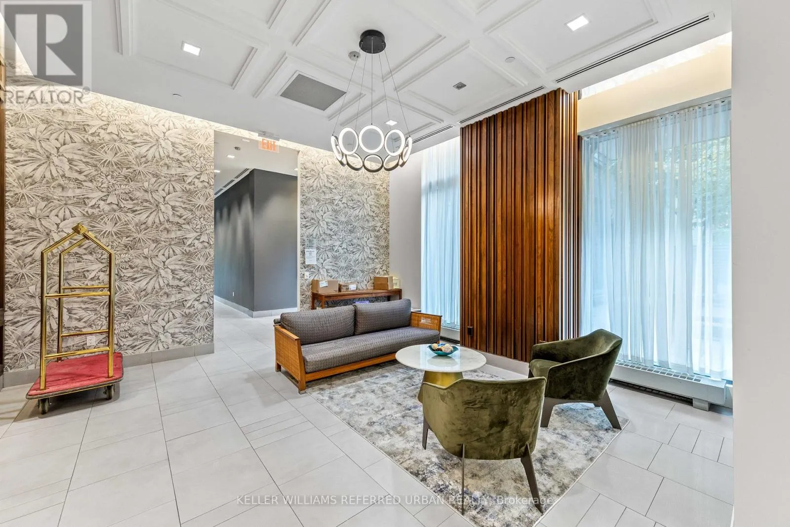 811 - 775 KING STREET W
